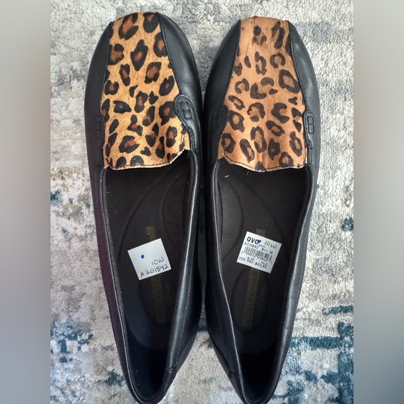 Clarks Shoes - Clark’s leopard print‎ horse hair loafers size 10W